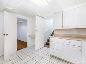 Undisclosed Address #24168579, New Canaan CT 06840