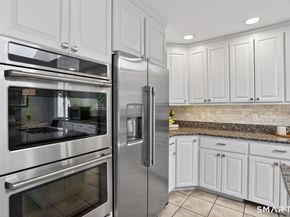 112 Calico Lane, Fairfield CT 06824