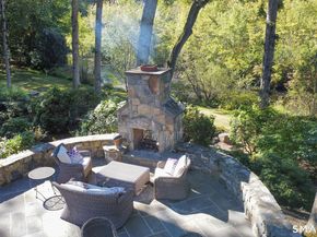 21 Laurel Lake E, Weston CT 06883