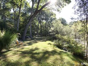 21 Laurel Lake E, Weston CT 06883