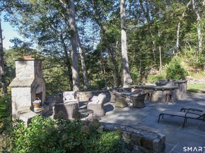 21 Laurel Lake E, Weston CT 06883