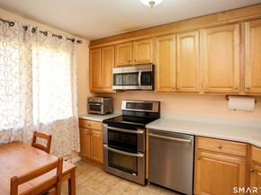 19 Woodway Road 16, Stamford CT 06907