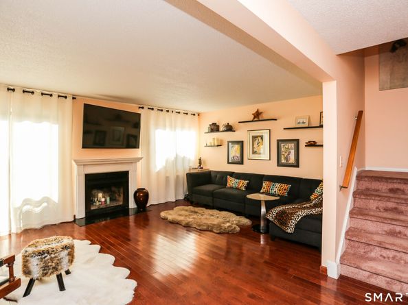 19 Woodway Road 16, Stamford CT 06907