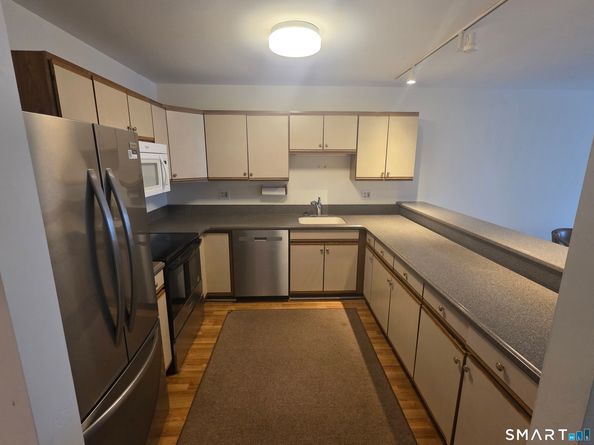 136 Deer Hill Avenue 308, Danbury CT 06810