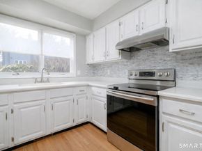 81 Wolfpit Avenue APT B3, Norwalk CT 06851