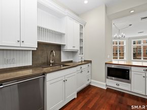 50 Stone Ridge Way 2A, Fairfield CT 06824