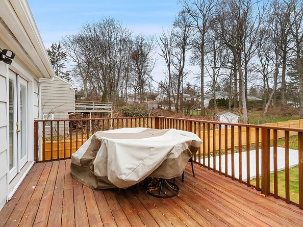 5 Nyselius Place, Stamford CT 06905