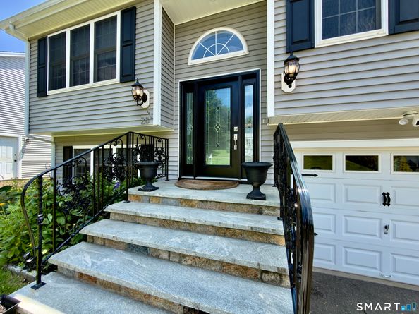 28 Weybosset Street, Shelton CT 06484