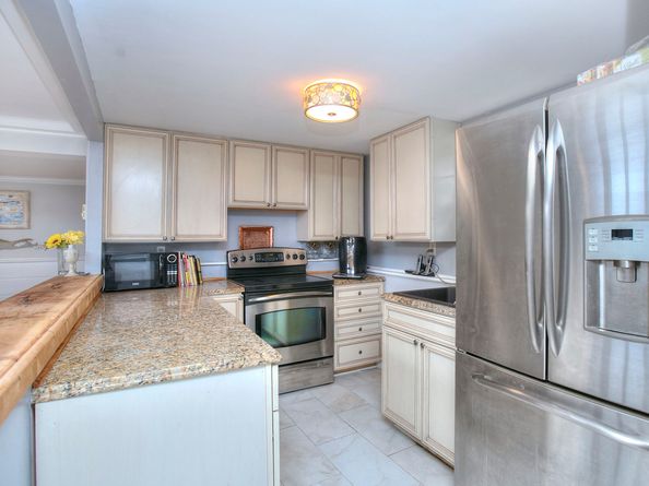 43 Burr Farms Road, Westport CT 06880