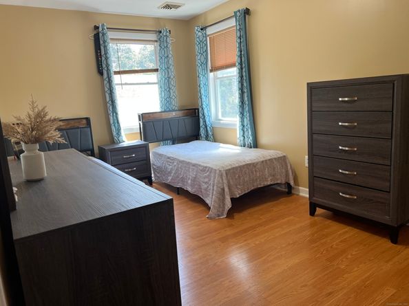 39 Moffitt Street, Bridgeport CT 06606