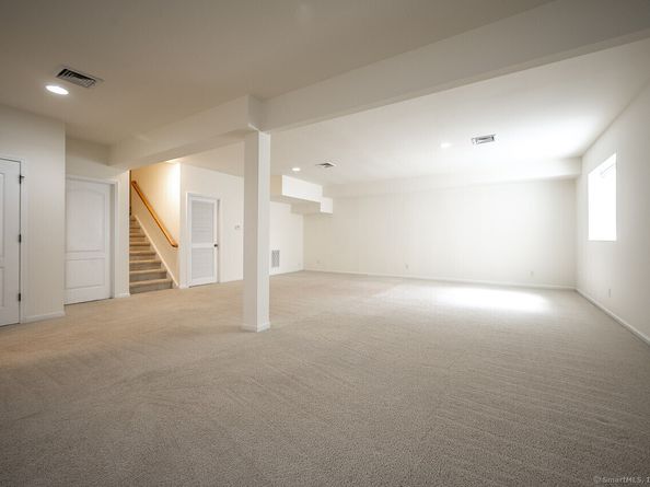 18 Penny Lane 18, Bethel CT 06801