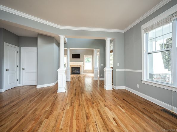 18 Penny Lane 18, Bethel CT 06801