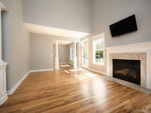 18 Penny Lane 18, Bethel CT 06801
