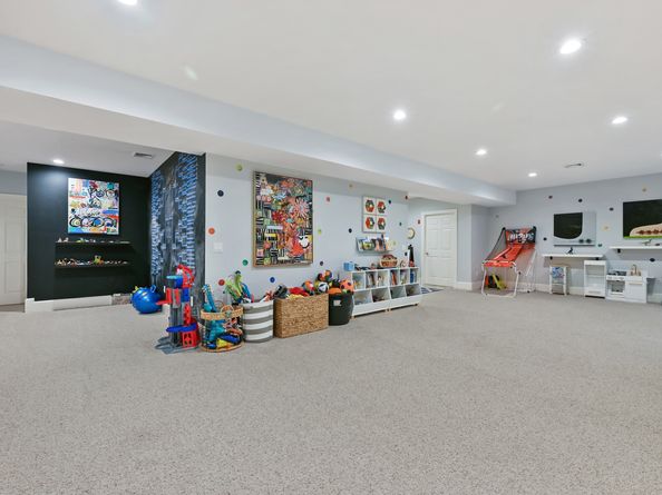 184 Marvin Ridge Road, New Canaan CT 06840