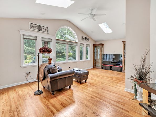 6 Daybreak Lane, Shelton CT 06484