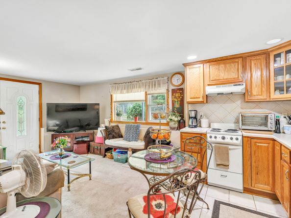 6 Daybreak Lane, Shelton CT 06484