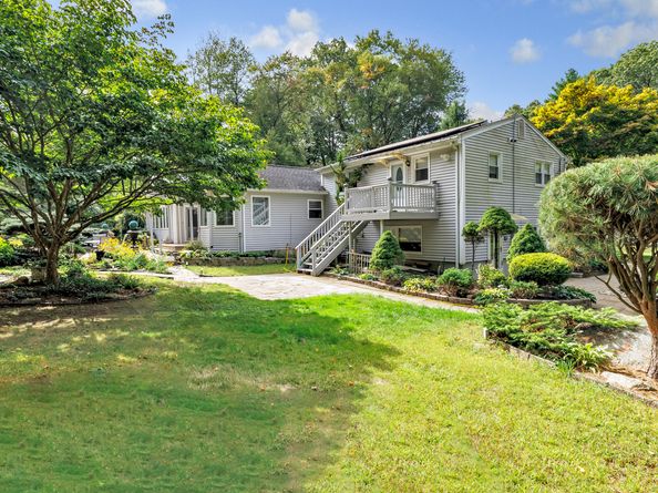 6 Daybreak Lane, Shelton CT 06484