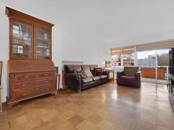 80 Cartright Street 2F, Bridgeport CT 06604