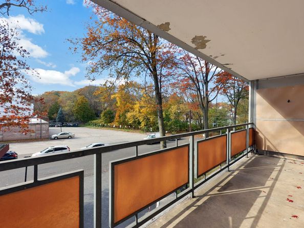 80 Cartright Street 2F, Bridgeport CT 06604