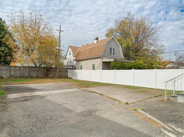73 Pixlee Place, Bridgeport CT 06610
