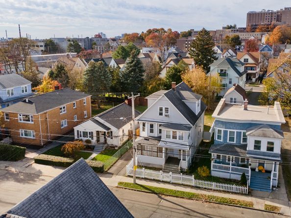 73 Pixlee Place, Bridgeport CT 06610