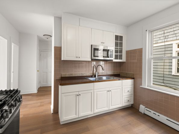 73 Pixlee Place, Bridgeport CT 06610