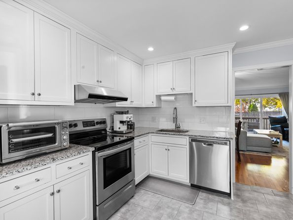 48 Randall Avenue APT 3, Stamford CT 06905