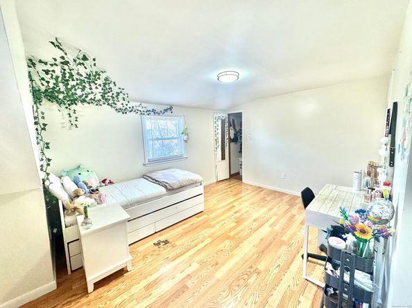 53 Beverly Drive, Bridgeport CT 06610