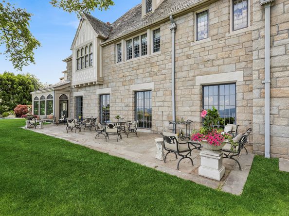 Undisclosed Address #24130997, Westport CT 06880