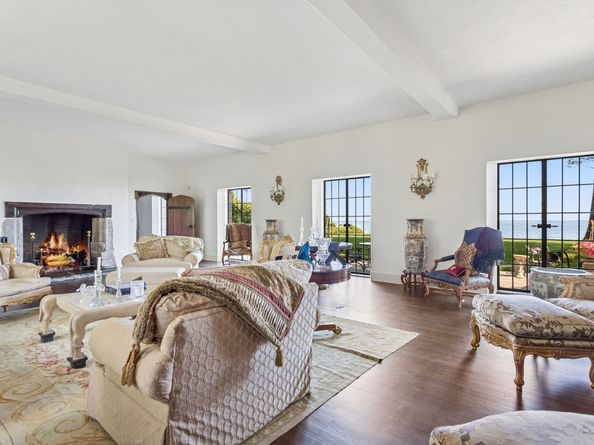 Undisclosed Address #24130997, Westport CT 06880