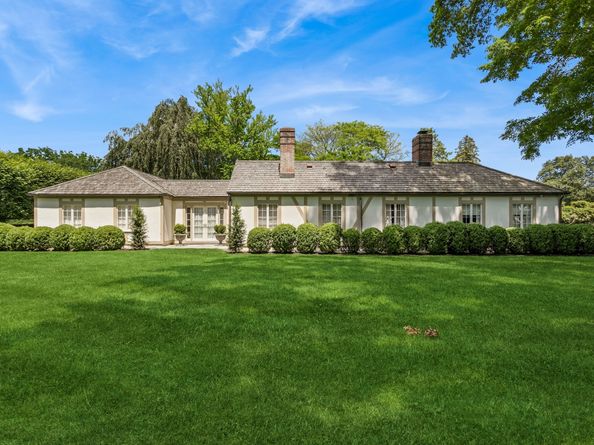 Undisclosed Address #24130997, Westport CT 06880