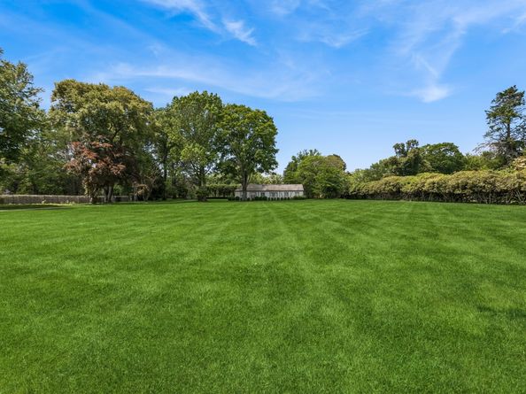 Undisclosed Address #24130997, Westport CT 06880