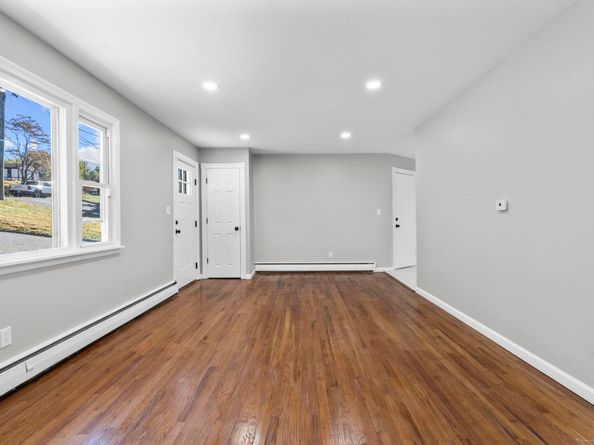3 Horseshoe Drive, Danbury CT 06811