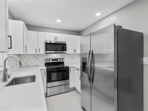 3 Horseshoe Drive, Danbury CT 06811
