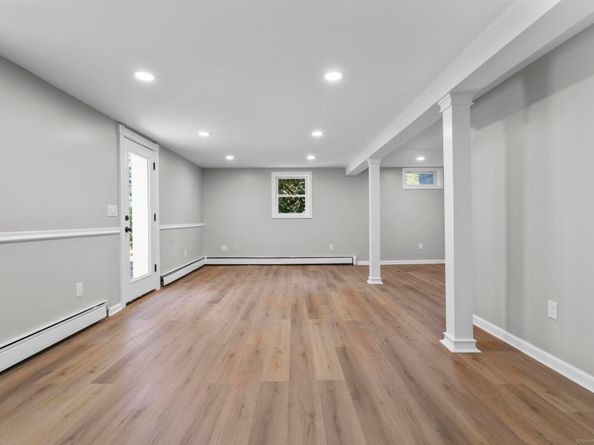 3 Horseshoe Drive, Danbury CT 06811