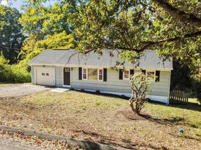 3 Horseshoe Drive, Danbury CT 06811