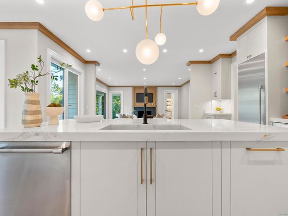 72 Old Kings Highway S, Darien CT 06820