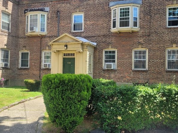 606 Wilmot Avenue 4, Bridgeport CT 06607