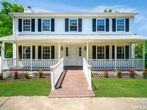 1425 James Farm Road, Stratford CT 06614