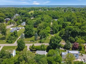 1425 James Farm Road, Stratford CT 06614