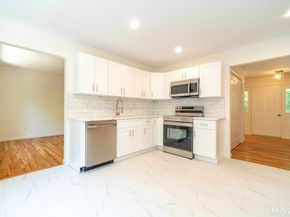 1425 James Farm Road, Stratford CT 06614
