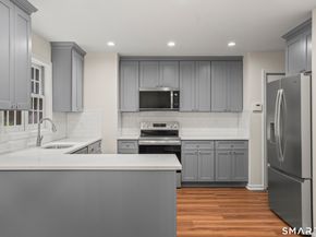 3845 Park Avenue 18, Fairfield CT 06825