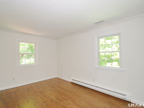 33 E Hills Drive 33, New Canaan CT 06840