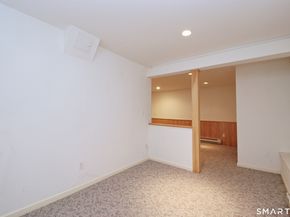 33 E Hills Drive 33, New Canaan CT 06840