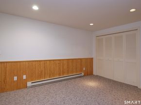 33 E Hills Drive 33, New Canaan CT 06840