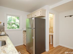 33 E Hills Drive 33, New Canaan CT 06840