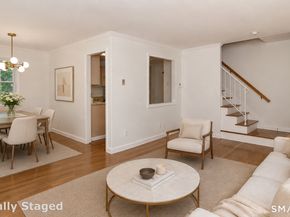 33 E Hills Drive 33, New Canaan CT 06840