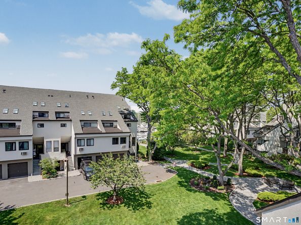 89 Harbor Drive 206, Stamford CT 06902