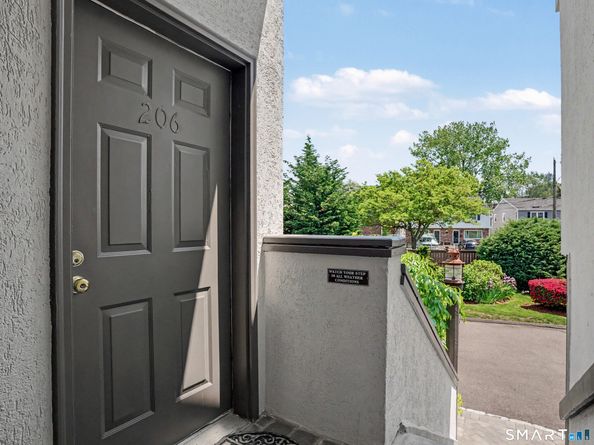 89 Harbor Drive 206, Stamford CT 06902