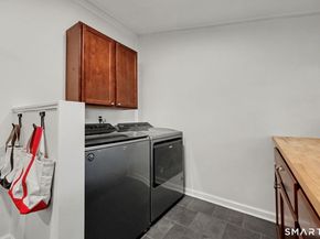 8 Wildmere Lane, Norwalk CT 06851